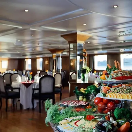 Nile Cruise 3 Nights From Aswan To Luxor Every Friday, Monday And Wednesday With Tours Exterior photo
