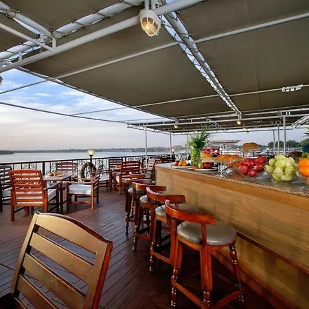Nile Cruise 3 Nights From Aswan To Luxor Every Friday, Monday And Wednesday With Tours Exterior photo