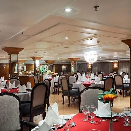 Nile Cruise 3 Nights From Aswan To Luxor Every Friday, Monday And Wednesday With Tours Exterior photo
