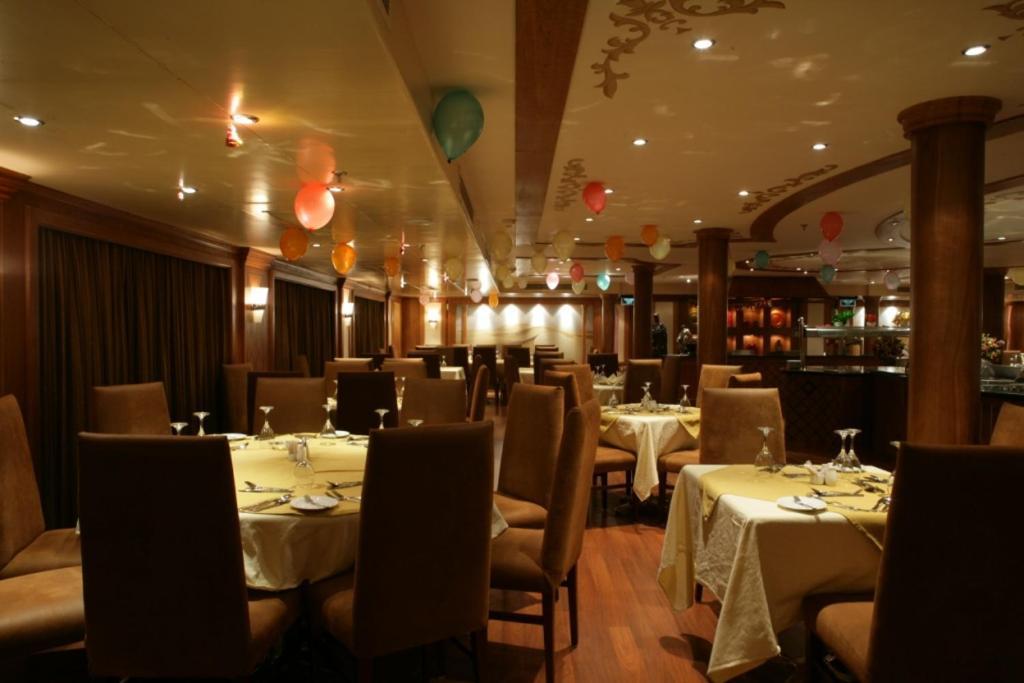 Nile Cruise 3 Nights From To Luxor Every Friday, Monday And Wednesday With Tours Botel Aswan